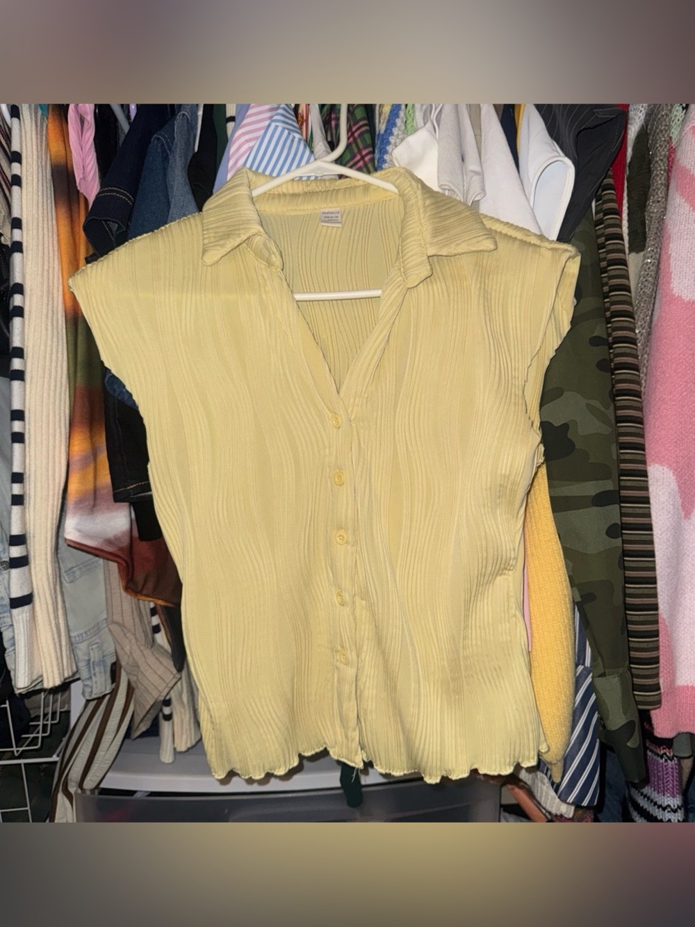 SHEIN Pale Yellow Sleeveless Button-Front Blouse